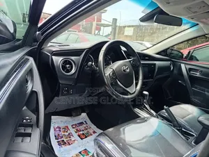 Toyota Corolla 2018 Silver