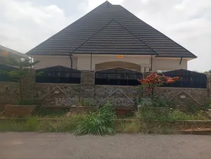 3bdrm Bungalow in Pentvile Estate for sale
