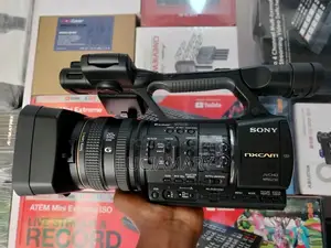 Sony HXR-Nx5 Professional Video Camera