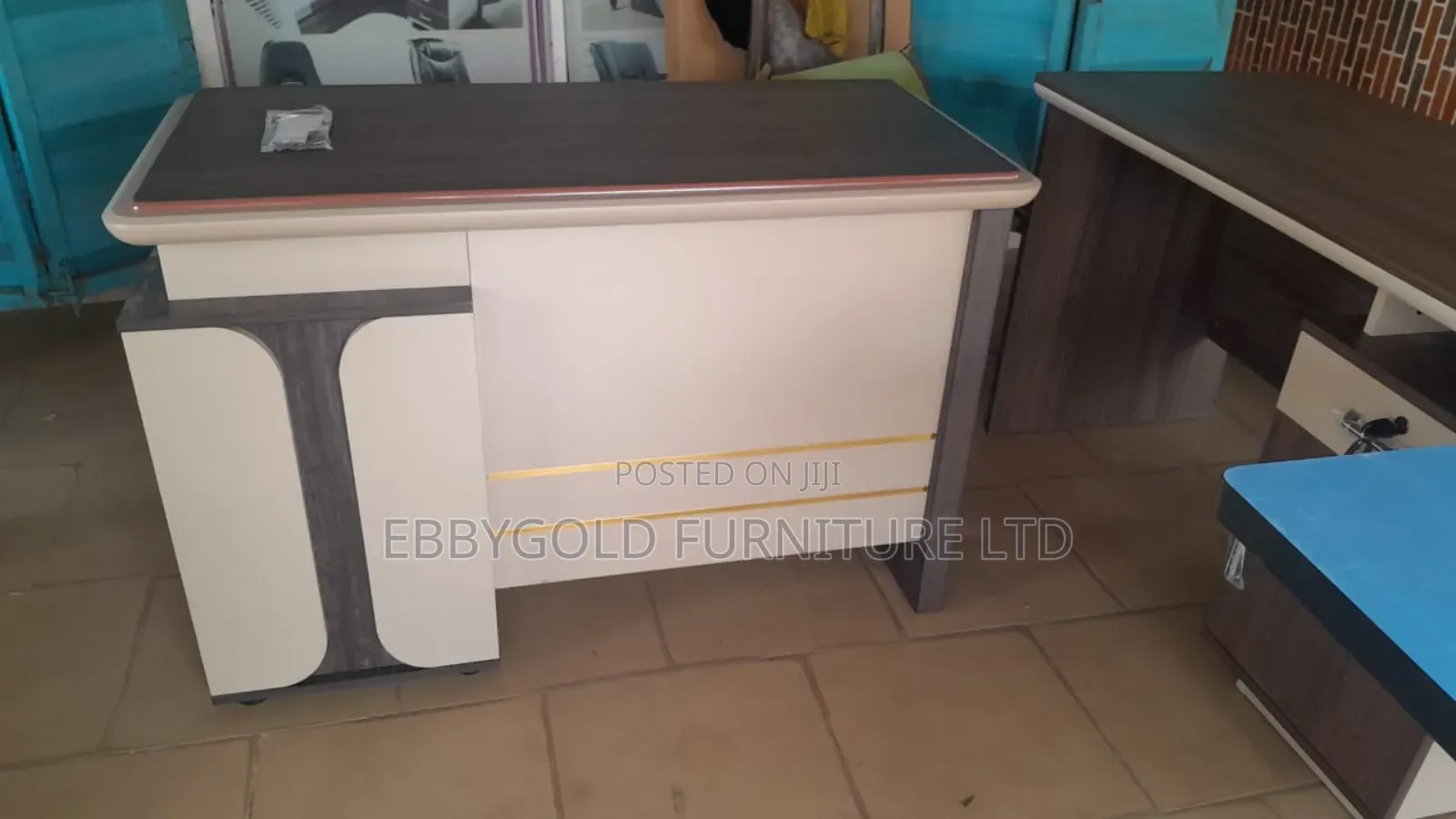 1.4 Office Table