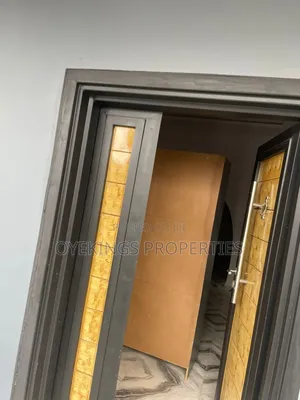 3bdrm Block of Flats in Odoona Kekere,, Oluyole for rent