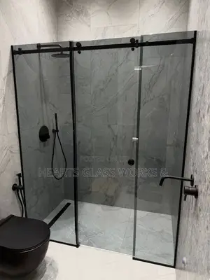 Modern Walk-in Glass Shower Cubicle