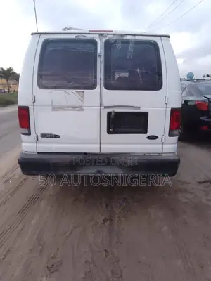 Ford E-250 2003 White