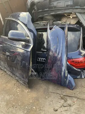 Audi Q7 Door,Fender,Bonnet/Hood and Back Bumper