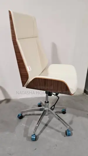 High-Back Executive Office Chair – Cream Leather Walnut Wood Shell