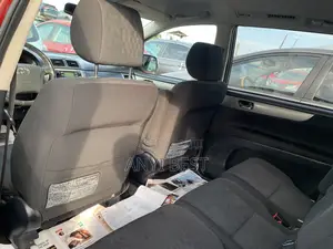 Toyota Avensis Verso 2006 Red