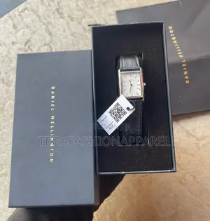 Daniel Wellington Women Leather Watch