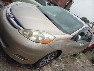 Toyota Sienna 2006 Gold