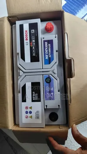 Bosch S5 010 Maintenance-Free Car Battery, Rated at 100ah and 850a.