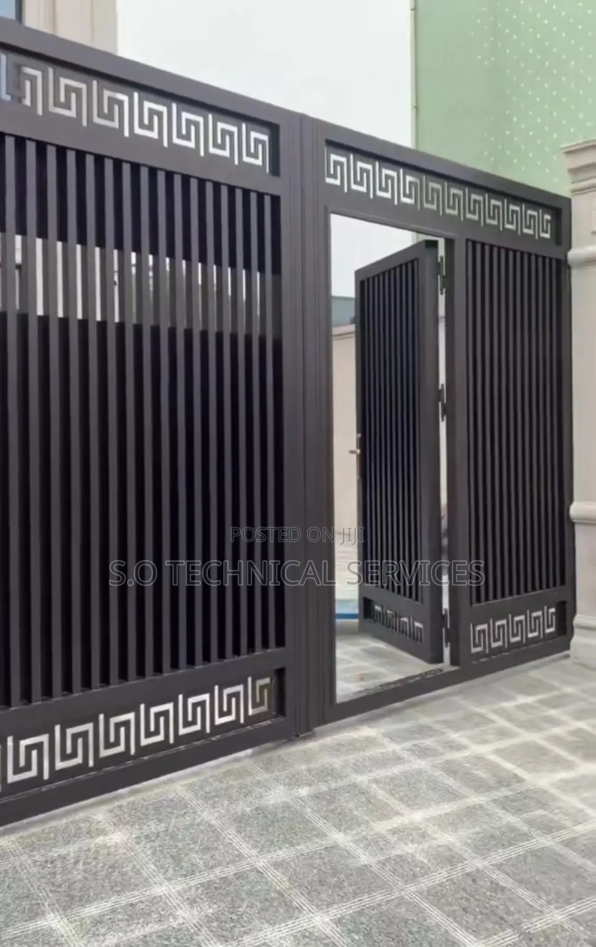Sliding Gate