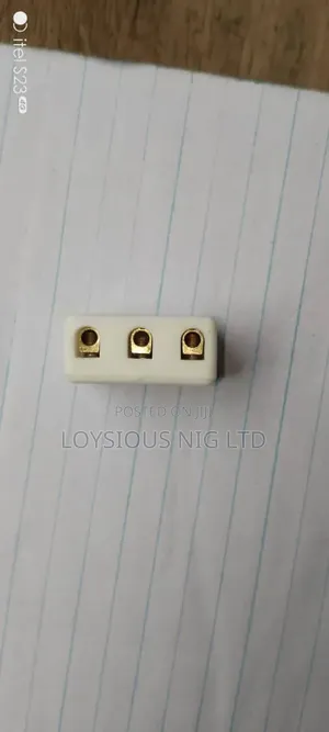 Three Pole Ceramic Connector