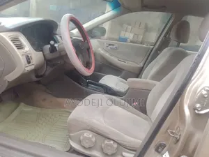 Honda Accord 2000 Silver