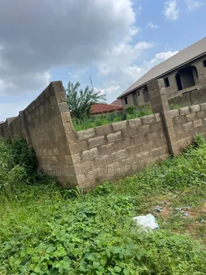 3bdrm Block of Flats in Ogo Oluwa Estate, Akobo for sale