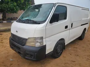 Nissan UD 2005 White
