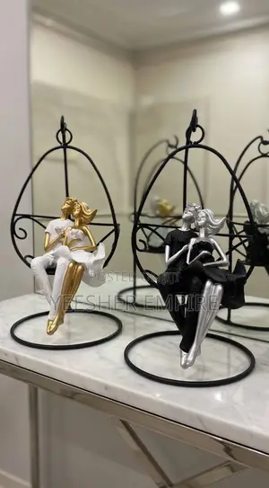 Decor Figurine