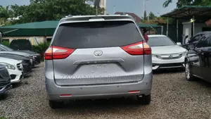 Toyota Sienna 2016 Gray