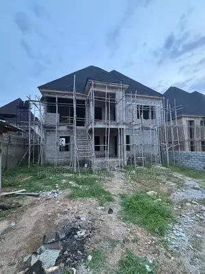 4 Bedrooms Detached Duplex Carcass