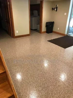 Epoxy/Flakes Floor
