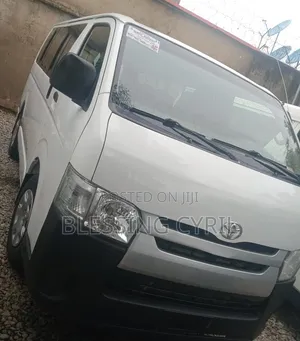 Toyota HiAce 2014 White