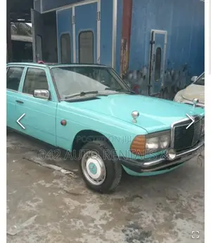 Vintage Mercedes Benz W123 for Hire