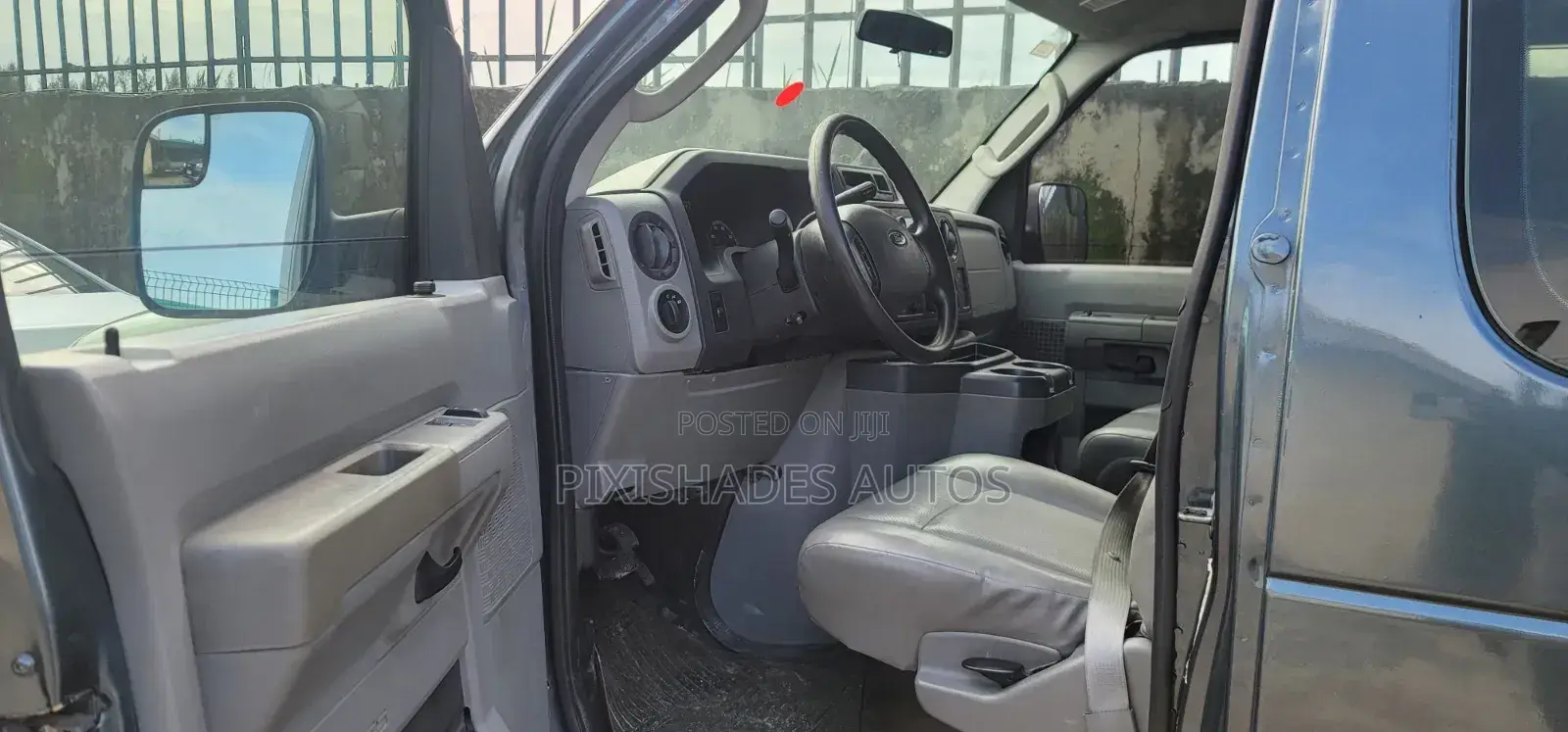 Ford E350 2014 Blue