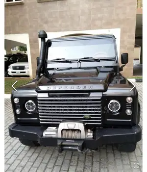 Vintage Land Rover Defender 1984 (Black) for Hire