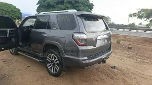 Toyota 4-Runner 2015