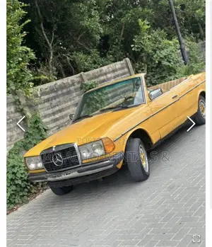 Vintage Mercedes Benz W123 Convertible for Hire