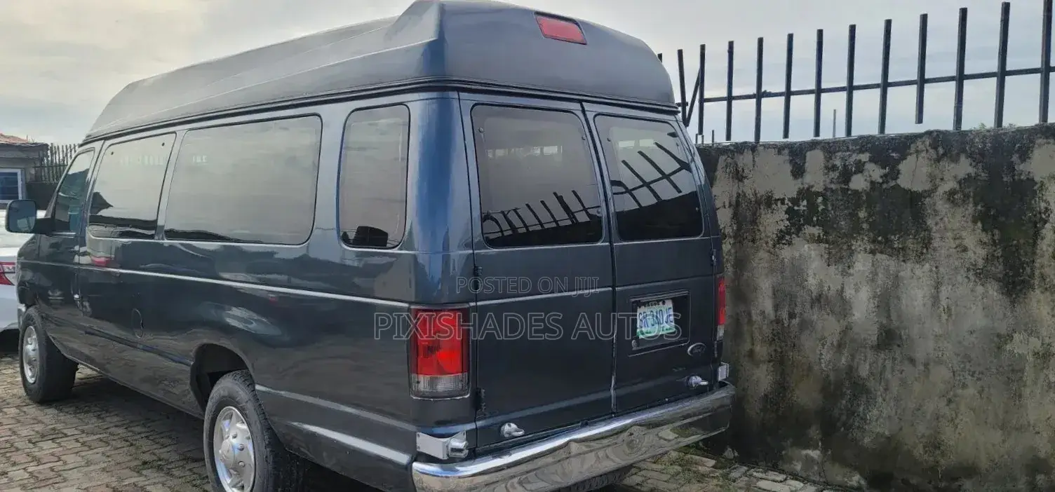 Ford E350 2014 Blue