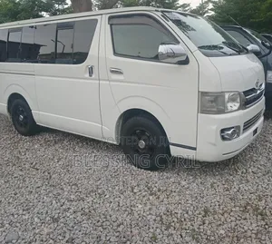 Toyota HiAce 2012 White
