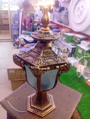 Cast Body Pillar Light