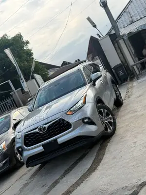 Toyota Highlander XLE AWD 2020 Silver