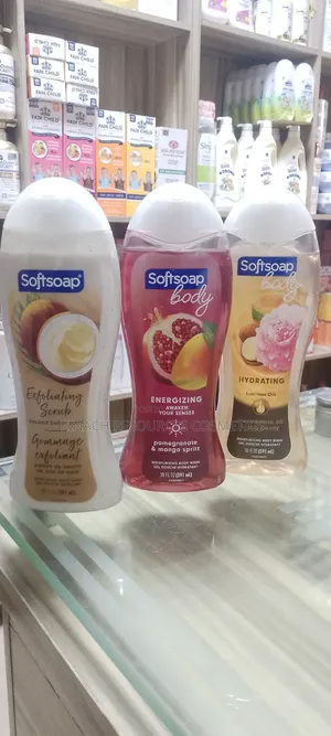 Softsoap Exfoliating, Hydrating Body Wash, 591ml