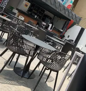 Round Commercial Dining Sets With Black Lattice Chairs (Outdoor)
