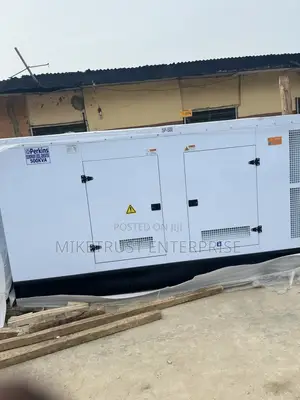 Perkins Soundproof 500kva Diesel Generator.