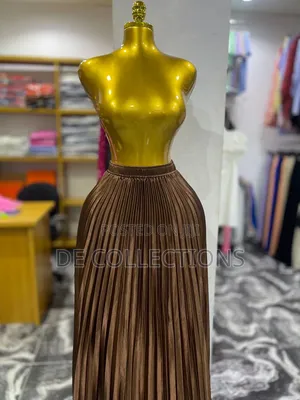 Classic Pleated Skirt S for Classic Ladies