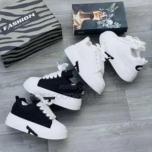 Best Quality Ajekke Chunky Sneakers.