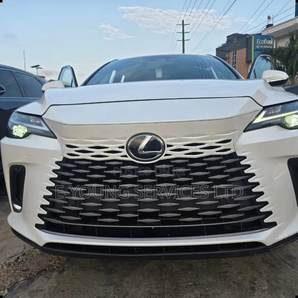 Lexus RX 2025 White