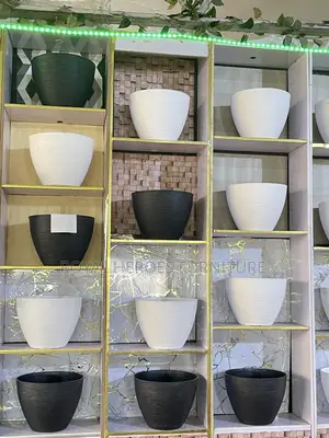 Decorative Plastic Flower Pots Multiple Sizes