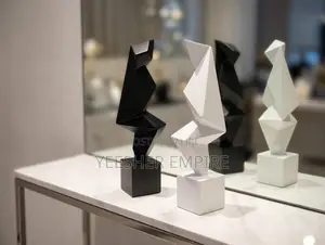 Decor Statue Figurine