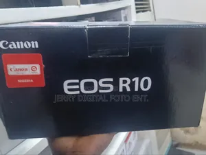 Canon Eos R10 With Len 18-30mm