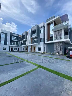 A Contemporary 2 Bedroom Apartment •