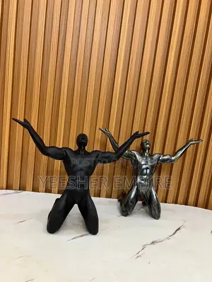 Decor Figurine