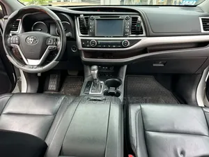 Toyota Highlander 2019 White