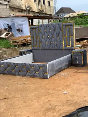 Confirm Beautiful 6by6 Complete Set of Upholstery Padded Bedframe