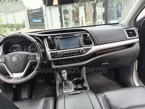 Toyota Highlander XLE 2019 White