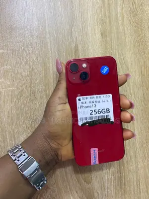 Apple iPhone 13 256 GB Red
