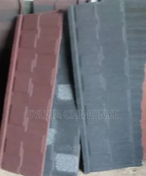 Shingles Red and Shingles Black With White Patch With 50 Years Warrant