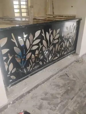 Black Disgn Plate
