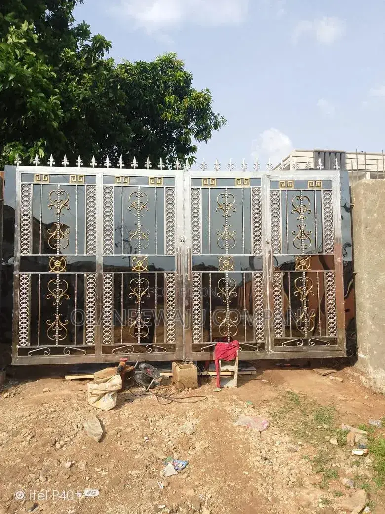 Sliding Gate